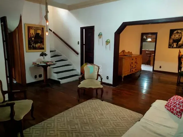 Casa com 300m² 4 quartos e 4 banheiros, à venda, no bairro Grajaú em Rio de Janeiro