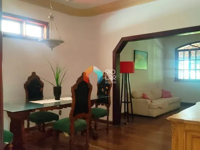 Casa com 300m² 4 quartos e 4 banheiros, à venda, no bairro Grajaú em Rio de Janeiro