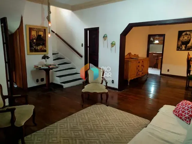 Casa com 300m² 4 quartos e 4 banheiros, à venda, no bairro Grajaú em Rio de Janeiro