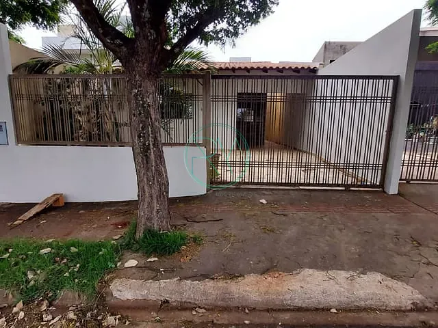 Casa com 250m² 3 quartos e 2 banheiros, à venda, no bairro Jardim Colúmbia D em Londrina