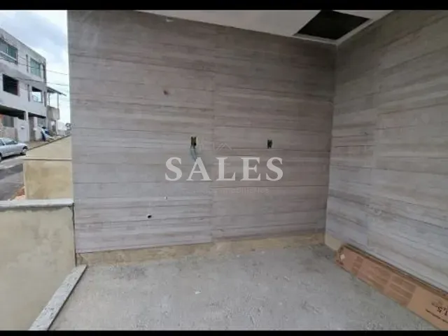 Casa com 350m² 3 quartos e 3 banheiros, à venda, no bairro São Pedro em Juiz de Fora