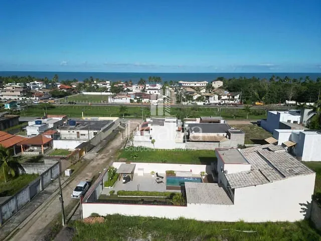 Casa 5 quartos e 5 banheiros, à venda, no bairro Olivença em Ilhéus