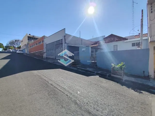 Casa 3 quartos e 1 banheiro, à venda, no bairro Centro em Jacarezinho