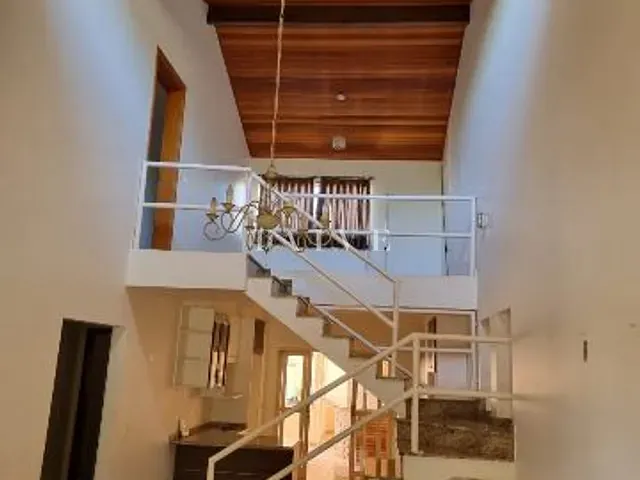 Casa com 250m² 4 quartos e 4 banheiros, à venda, no bairro Aragarça em Londrina