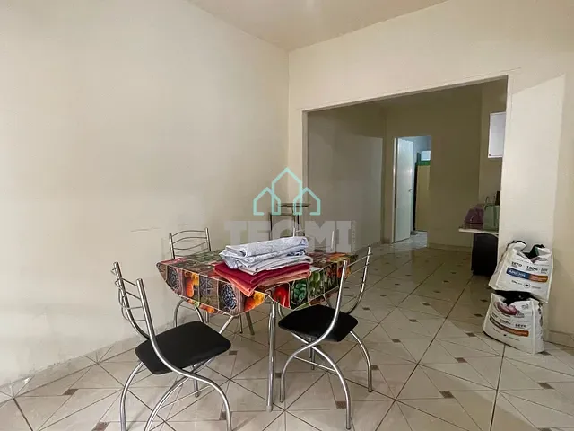 Casa com 198m² 2 quartos e 2 banheiros, à venda, no bairro Parque Jaragua em Taubaté