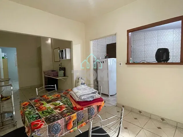 Casa com 198m² 2 quartos e 2 banheiros, à venda, no bairro Parque Jaragua em Taubaté