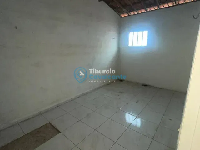 Casa 2 quartos e 1 banheiro, para alugar, no bairro Santos Dumont em Maranguape