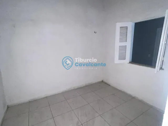 Casa 2 quartos e 1 banheiro, para alugar, no bairro Santos Dumont em Maranguape