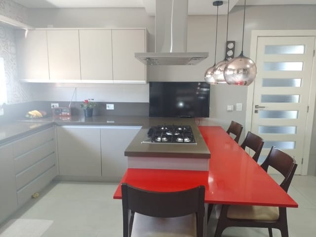 Foto do Casa - Casa à venda no Lagos de São Gonçalo, Areal - 330 m², 3 quartos (sendo 2 suítes), lareira, área gourmet com piscina e garagem. | UP Imóveis