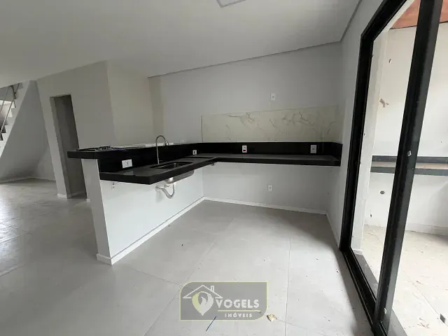 Casa 2 quartos e 3 banheiros, à venda, no bairro Jardim das Tulipas em Holambra