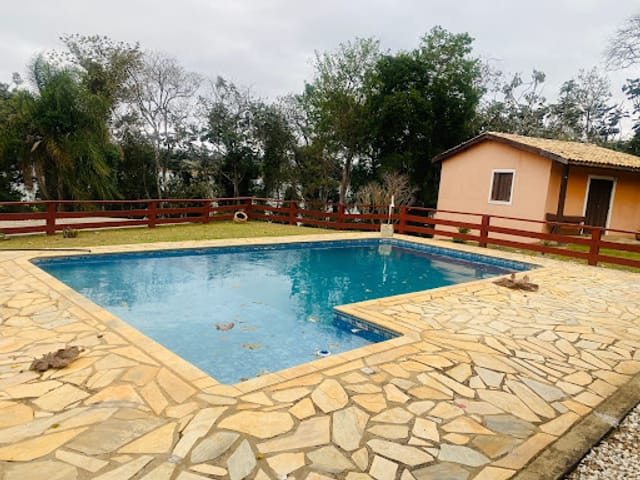 Chácara com 2850m² 3 quartos e 4 banheiros, à venda, no bairro Paiol Grande em Joanópolis