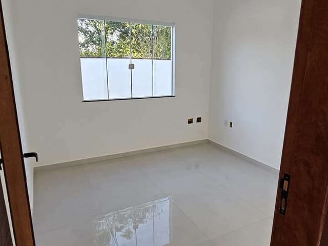 Casa 3 quartos e 3 banheiros, à venda, no bairro Maria Turri em Rio das Ostras