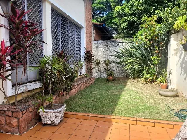 Casa à venda, no bairro Campo Belo em São Paulo