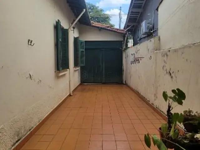Casa à venda, no bairro Campo Belo em São Paulo