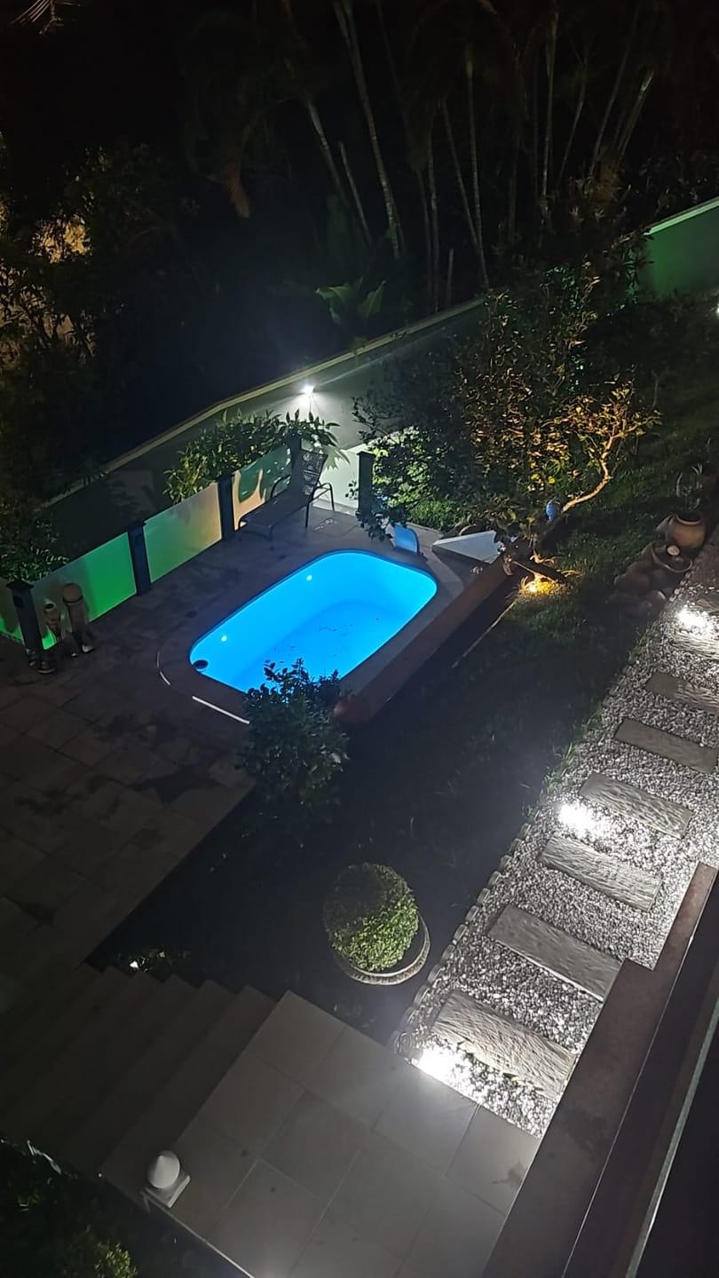 Casa à venda com 4 quartos, 368m² - Foto 1