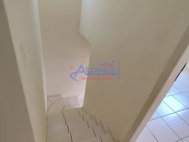 Casa 2 quartos e 1 banheiro, à venda, no bairro Jardim Santa Marina em Jacareí