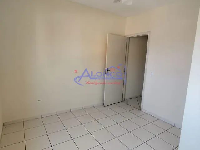 Casa 2 quartos e 1 banheiro, à venda, no bairro Jardim Santa Marina em Jacareí