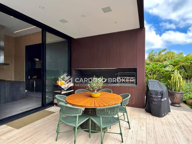 Casa com 554m² 4 quartos e 6 banheiros, à venda, no bairro Tamboré em Santana de Parnaíba