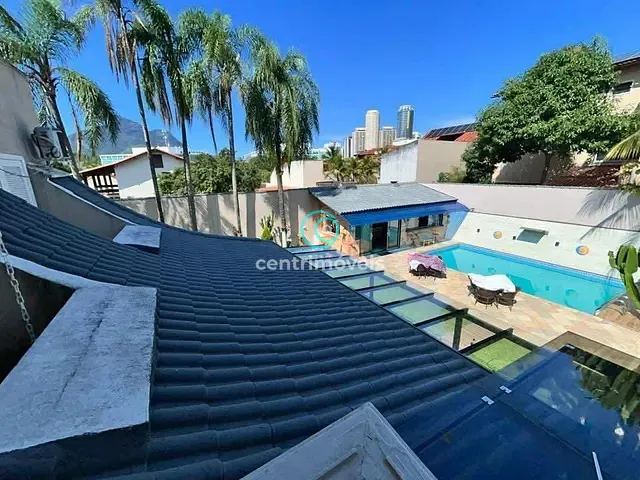 Casa com 716m² 5 quartos e 7 banheiros, à venda, no bairro Barra da Tijuca em Rio de Janeiro