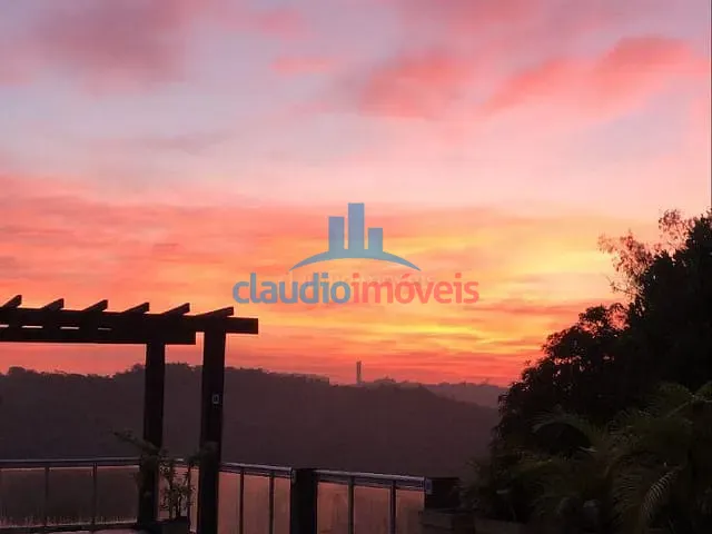 Casa 3 quartos e 1 banheiro, à venda, no bairro Ano Bom em Barra Mansa