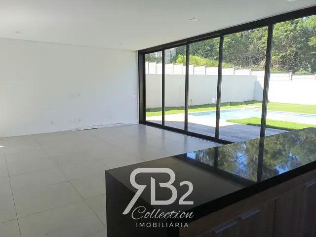 Casa 3 quartos e 5 banheiros, à venda, no bairro Santa Candida em Vinhedo