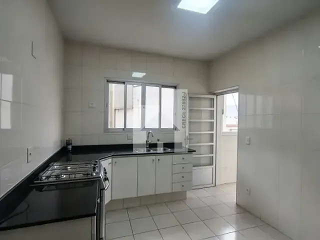Casa com 80m² 2 quartos e 1 banheiro, para alugar, no bairro Vila Vianelo em Jundiaí