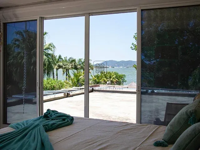 Casa 5 quartos e 8 banheiros, à venda, no bairro Lagoa da Conceição em Florianópolis