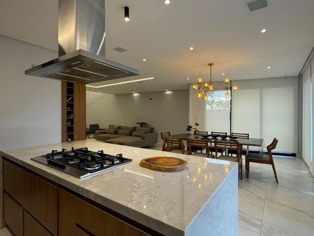 Casa com 320m² 5 quartos e 5 banheiros, à venda, no bairro Boulevard Lagoa em Serra