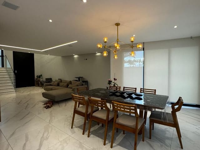 Casa com 320m² 5 quartos e 5 banheiros, à venda, no bairro Boulevard Lagoa em Serra