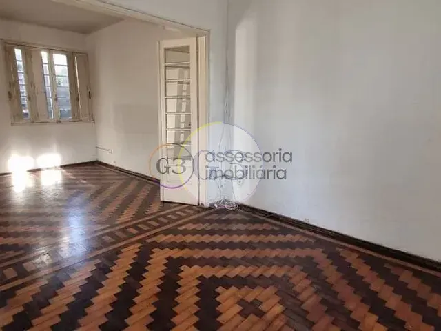 Casa 3 quartos e 2 banheiros, à venda, no bairro Centro em Pelotas