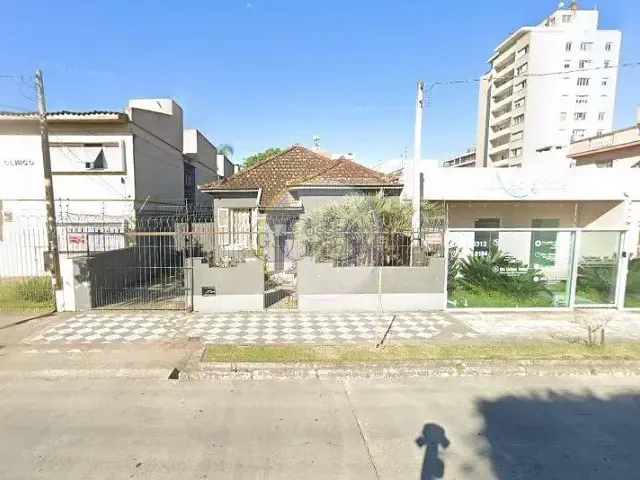 Casa 3 quartos e 2 banheiros, à venda, no bairro Centro em Pelotas