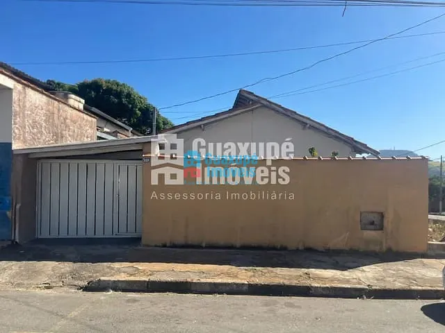 Casa com 230m² 3 quartos e 2 banheiros, à venda, no bairro Jardim Guaxupé em Guaxupé