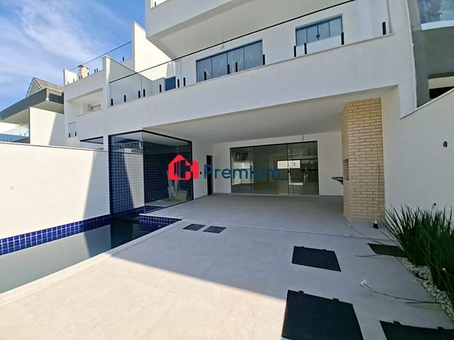 Casa 4 quartos e 5 banheiros, à venda, no bairro Recreio dos Bandeirantes em Rio de Janeiro