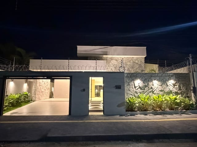 Casa com 420m² 3 quartos e 4 banheiros, à venda, no bairro Jardim Atlântico em Goiânia