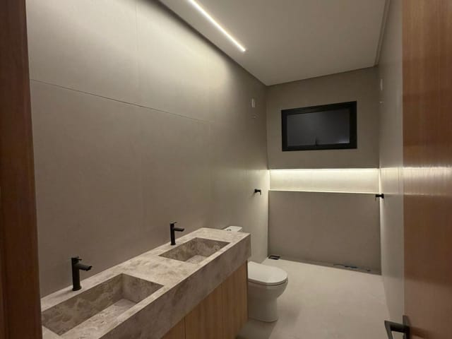Casa com 420m² 3 quartos e 4 banheiros, à venda, no bairro Jardim Atlântico em Goiânia