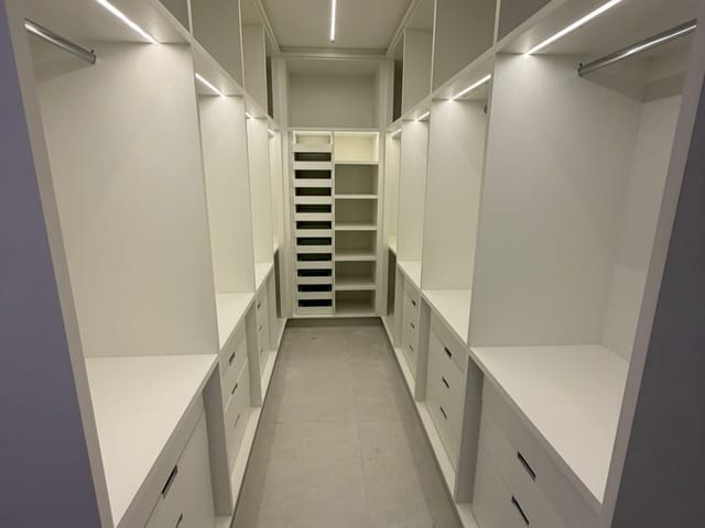 Casa com 420m² 3 quartos e 4 banheiros, à venda, no bairro Jardim Atlântico em Goiânia
