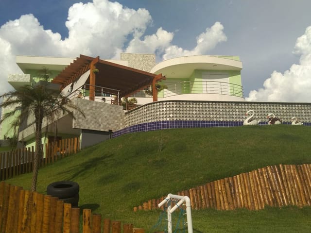 Casa com 800m² 3 quartos e 4 banheiros, à venda, no bairro Centro em Itupeva