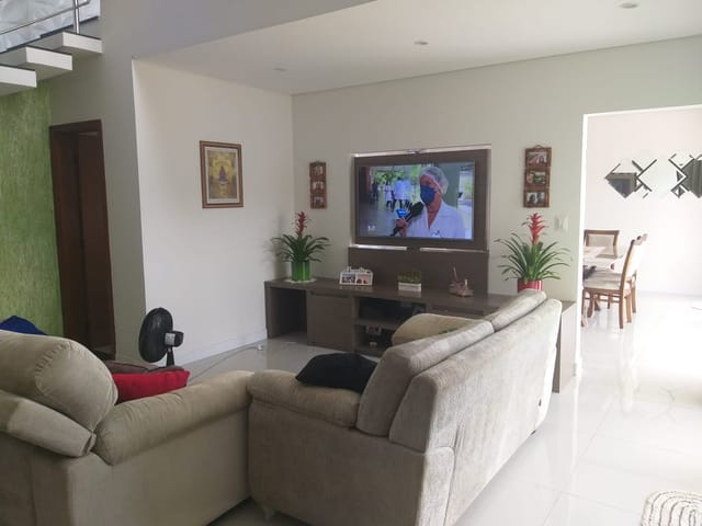 Casa com 800m² 3 quartos e 4 banheiros, à venda, no bairro Centro em Itupeva