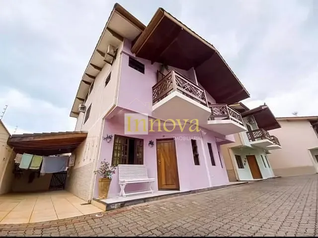 Casa 3 quartos e 4 banheiros, à venda, no bairro Massaguaçu em Caraguatatuba