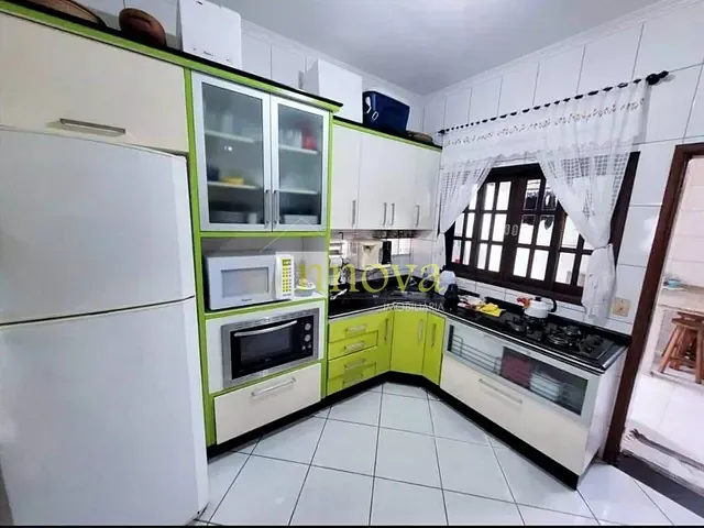 Casa 3 quartos e 4 banheiros, à venda, no bairro Massaguaçu em Caraguatatuba