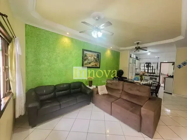 Casa 3 quartos e 4 banheiros, à venda, no bairro Massaguaçu em Caraguatatuba