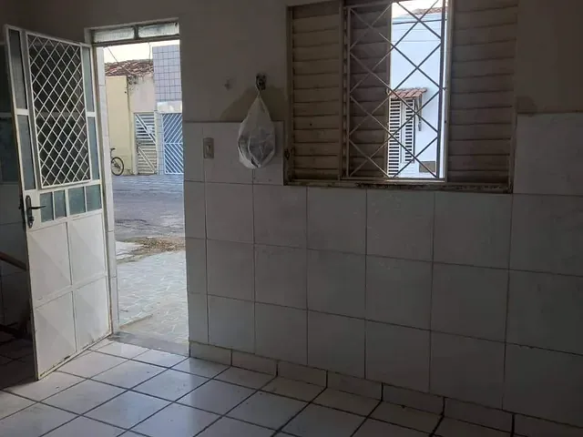 Casa 1 quarto e 1 banheiro, à venda, no bairro Centro em Paulo Afonso