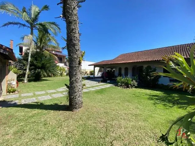 Casa 3 quartos e 4 banheiros, à venda, no bairro Jd Grandesp em Itanhaém