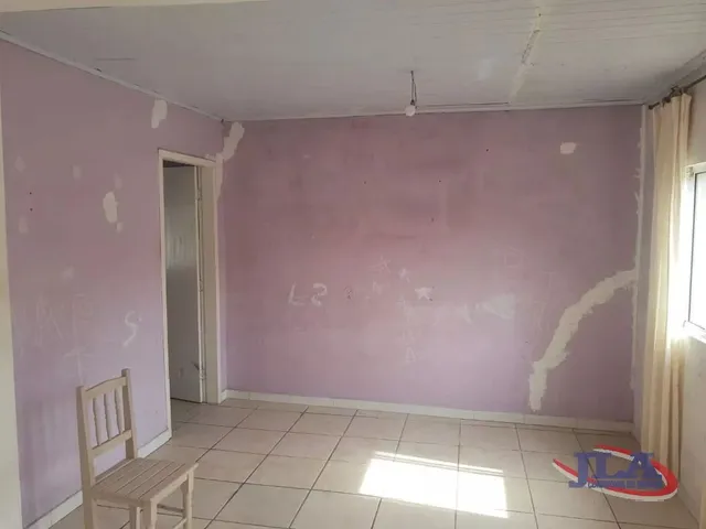 Casa com 152m² 3 quartos e 2 banheiros, à venda, no bairro Santa Cândida em Curitiba