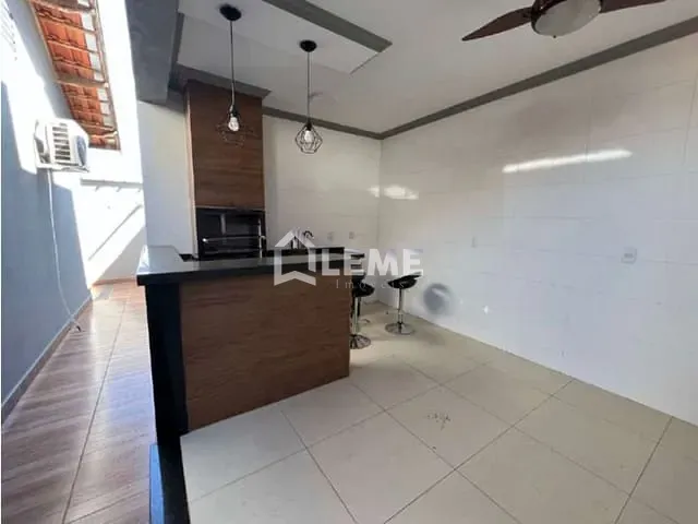 Casa com 250m² 3 quartos e 2 banheiros, à venda, no bairro Altos do Vale II em Mococa