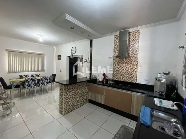 Casa com 250m² 3 quartos e 2 banheiros, à venda, no bairro Altos do Vale II em Mococa