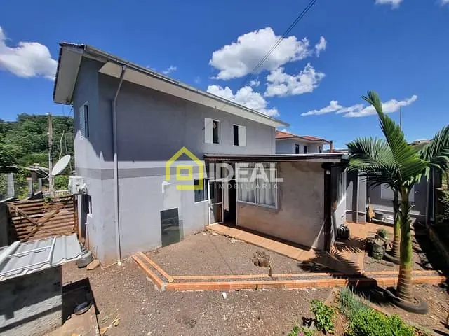 Casa 6 quartos e 3 banheiros, à venda, no bairro Gruta em Concórdia
