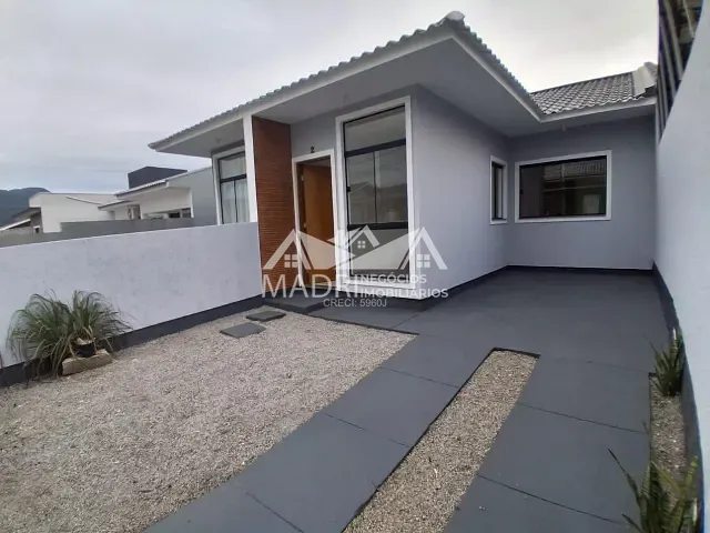 Casa com 100m² 2 quartos e 1 banheiro, para alugar, no bairro Bela Vista em Palhoça