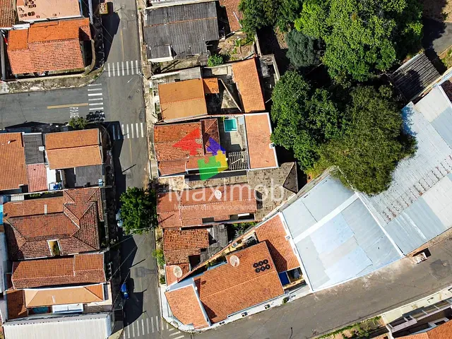 Casa com 647m² 3 quartos e 2 banheiros, à venda, no bairro São Vicente em Itapira