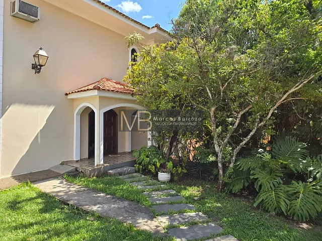 Casa com 661m², à venda, no bairro Lago Parque em Londrina